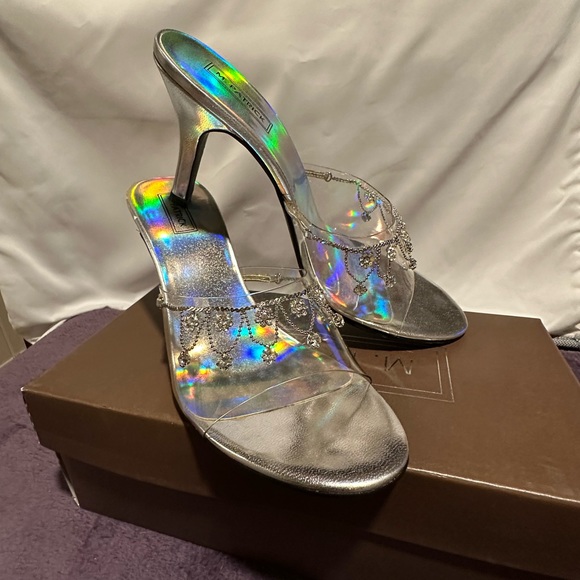 Cinderella comes to call! - Picture 3 of 3